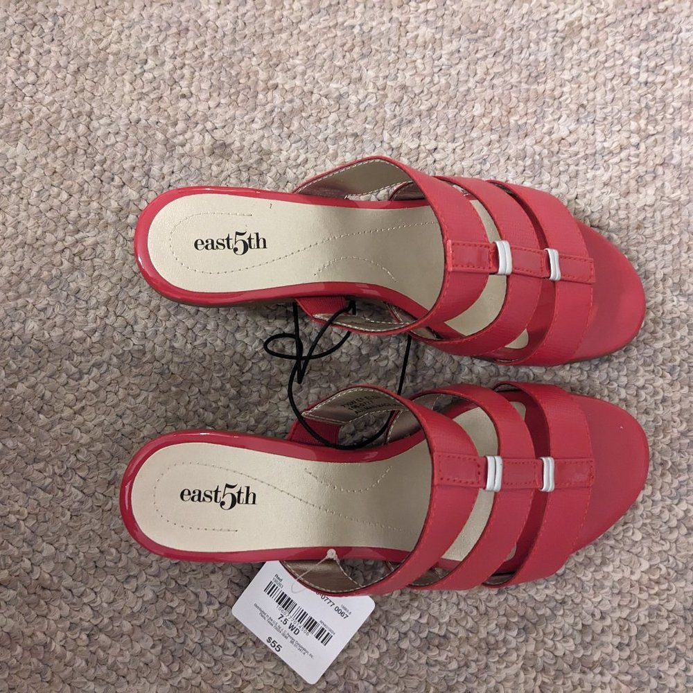 NWT Red Banded Sandal - Picture 3 of 5